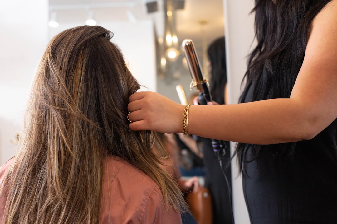 Asesoría virtual: Eleva la calidad de tu peluquería con IA al instante