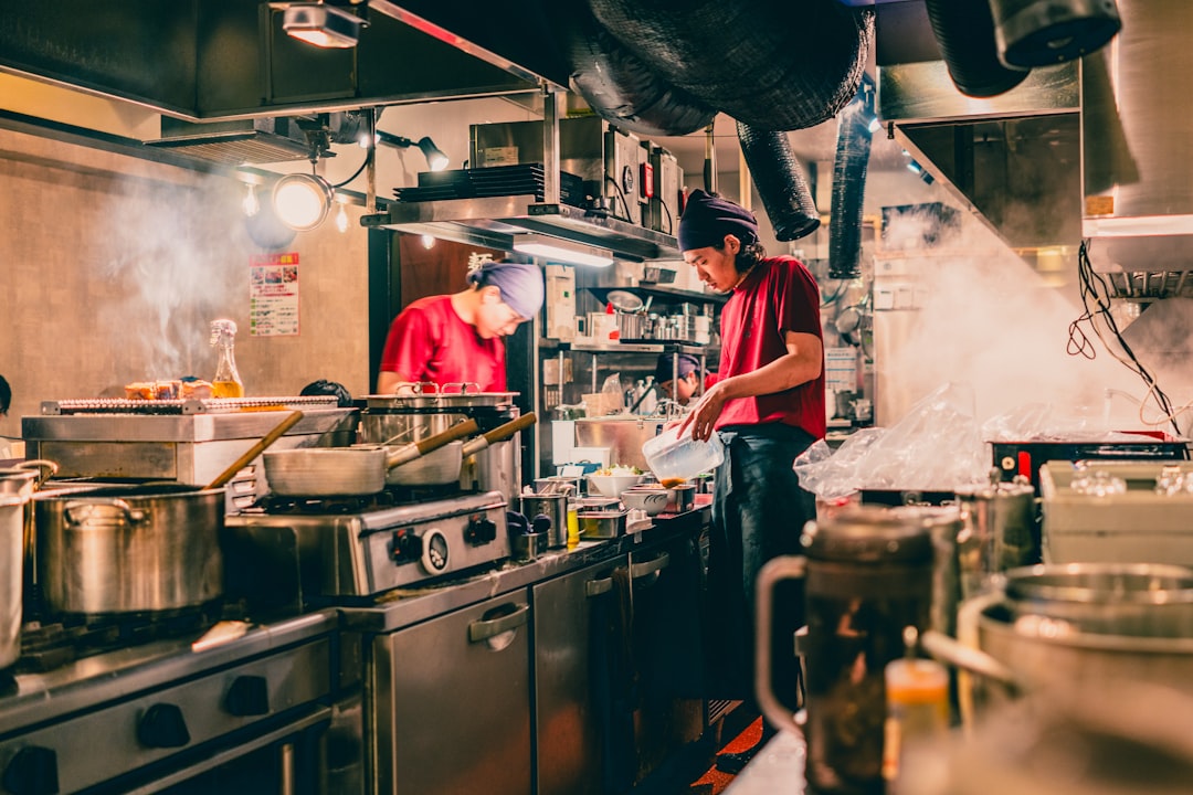 optimiza-la-logistica-de-tu-restaurante-con-ia-para-un-servicio-impecable